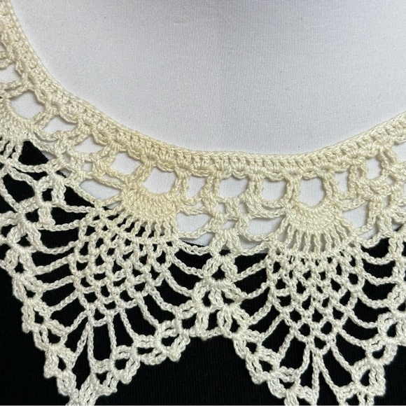 Vintage Crochet Lace Beige Ecru Ivory Collar with Button 16 in X 4 in - Picture 5 of 13